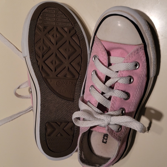 Converse Chuck Taylor All Star Core Ox Youth Size 11 Bubble Gum Pink - Picture 2 of 2